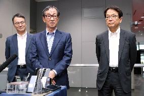 Meeting between METI Minister Muto and Eiji Hashimoto, Chairman and CEO of Nippon Steel Corporation